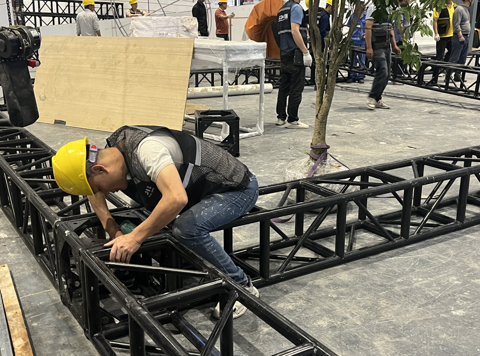 如何預(yù)防展臺(tái)坍塌?專業(yè)展覽展會(huì)搭建公司為您提供建議 如何預(yù)防展臺(tái)坍塌?專業(yè)展覽展會(huì)搭建公司為您提供建議